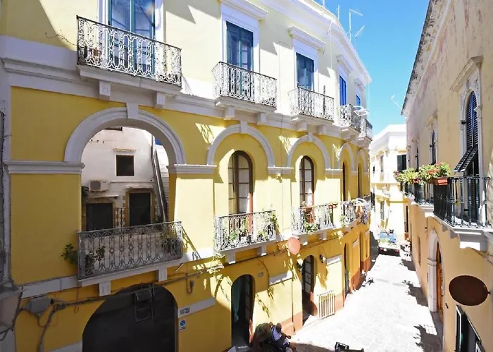 B&B Laura - Luxury RoomsBed and Breakfast